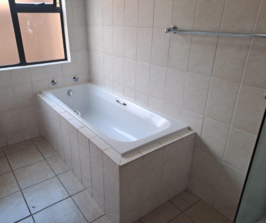 2 Bedroom Property for Sale in Langenhovenpark Free State